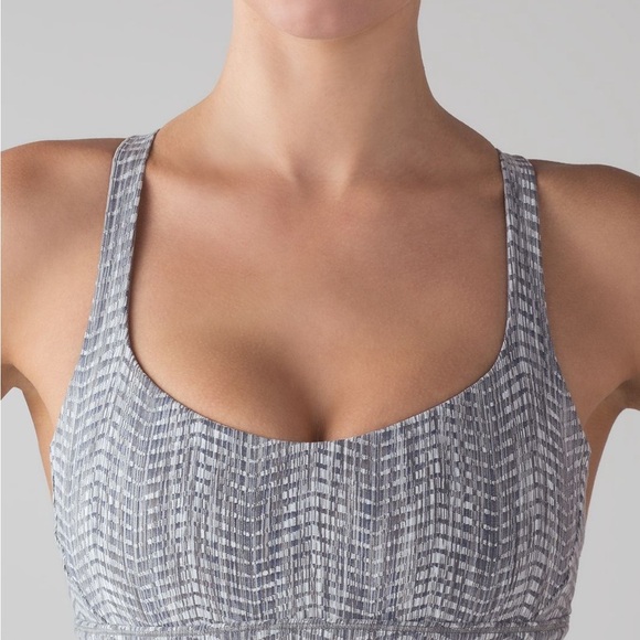 Lululemon Free To Be Zen Bra
Luon Arrow Jacquard Battleship Silver Spoon - Picture 8 of 10